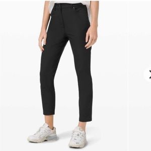 Lululemon Athletica Black City Sleek 7/8 pant - size 4